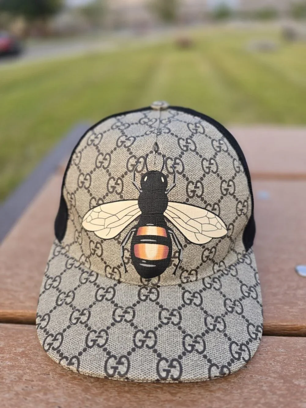 Gucci Beige/Ebony GG Coated Canvas Bee Trucker Hat Size medium